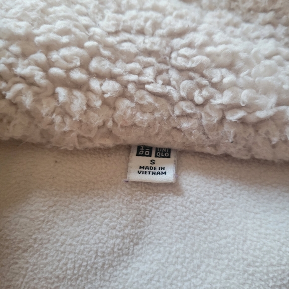 Uniqlo Sherpa Fleece Jacket Size Small Beige Cream Fair Condition - Picture 3 of 8